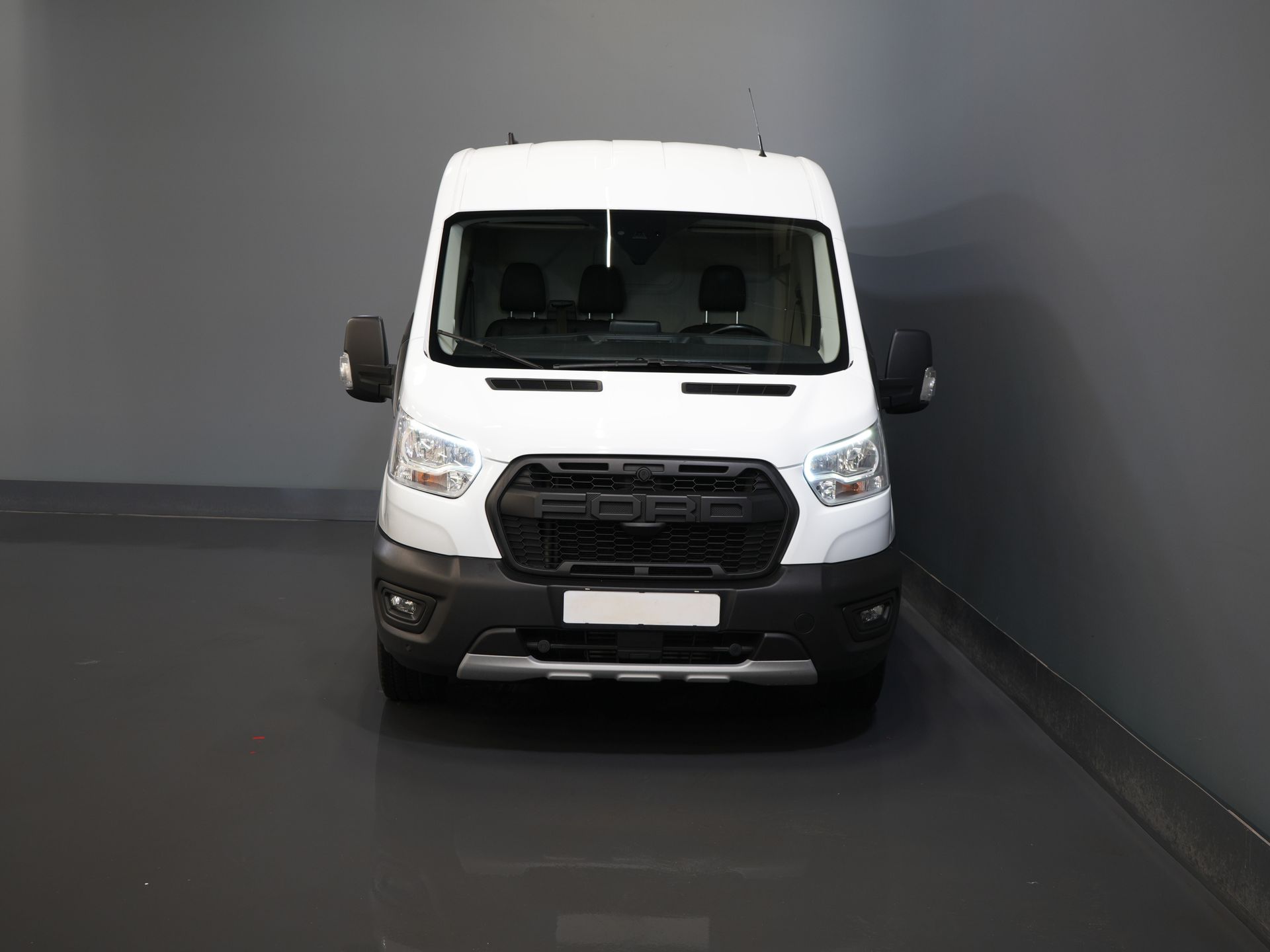 Ford Transit Bestelbus 350 2.0 TDCI L3H2 165 pk Trail Adapt.Cruise/ CarPlay/ Camera/ PDC/ Stoelverw./ Airco