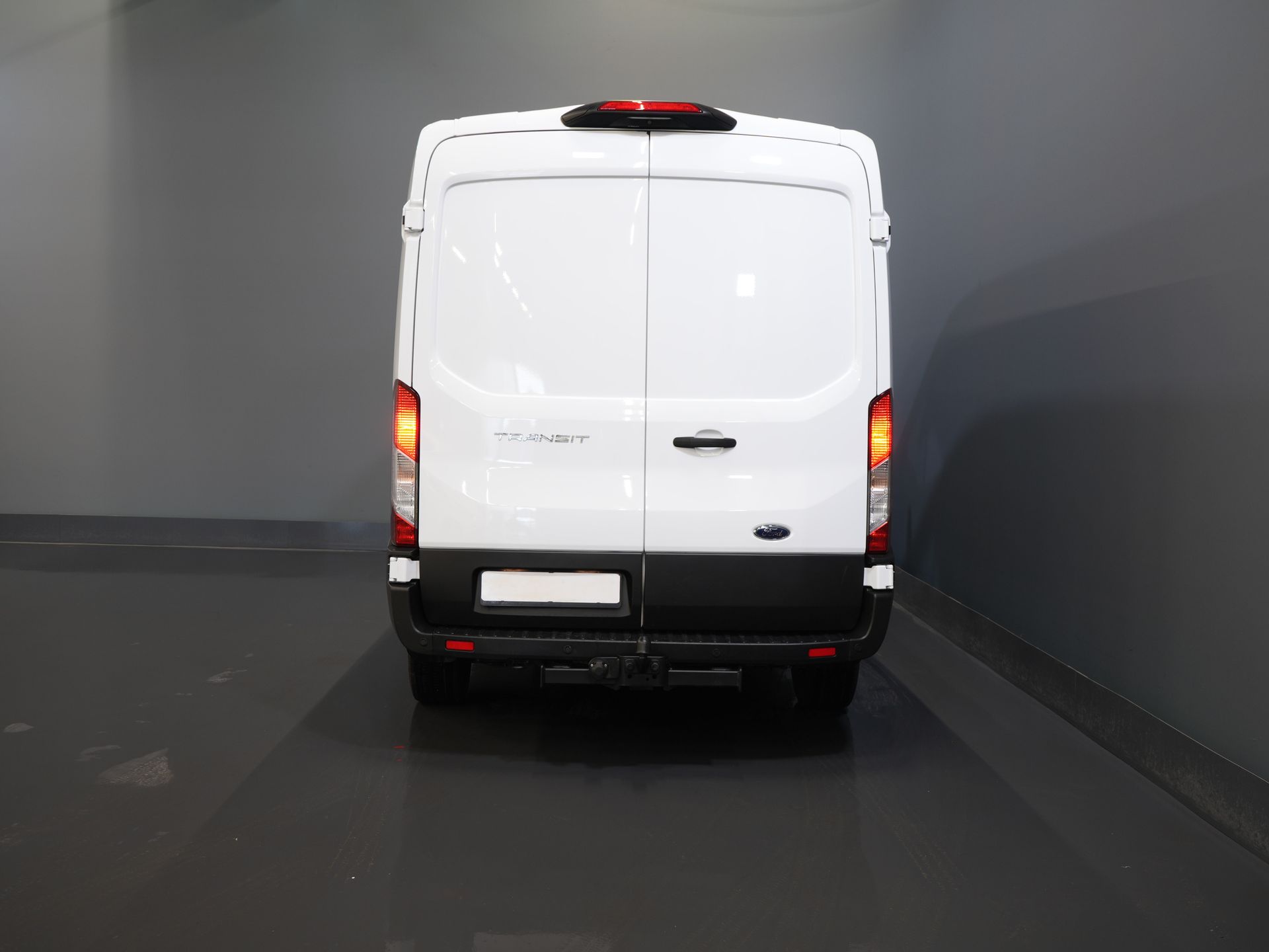 Ford Transit Bestelbus 350 2.0 TDCI L3H2 165 pk Trail Adapt.Cruise/ CarPlay/ Camera/ PDC/ Stoelverw./ Airco