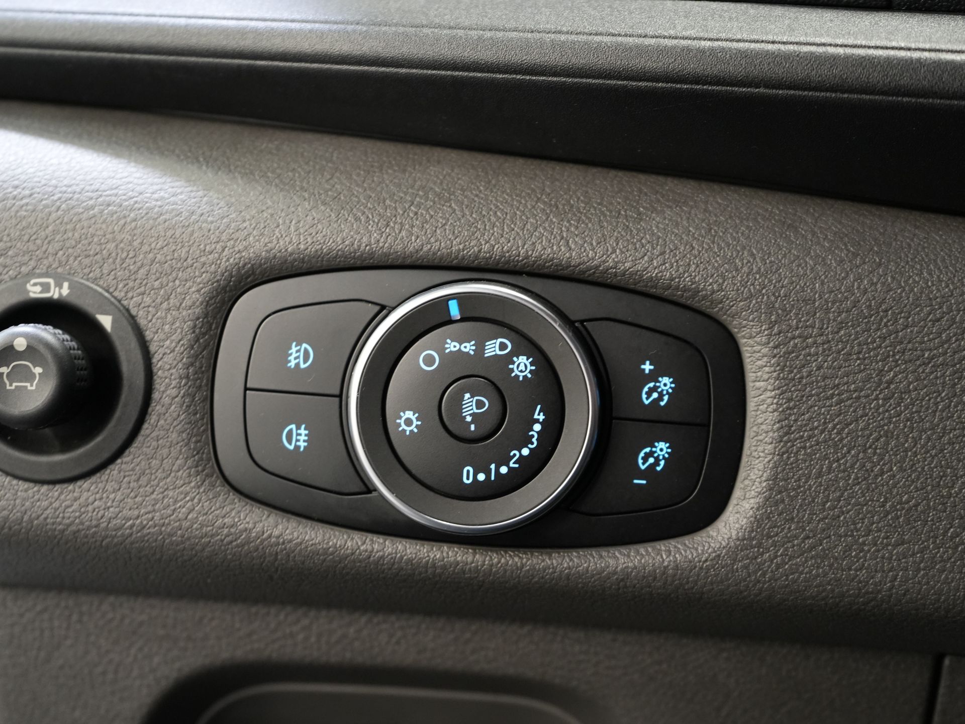 Ford Transit Bestelbus 350 2.0 TDCI L3H2 165 pk Trail Adapt.Cruise/ CarPlay/ Camera/ PDC/ Stoelverw./ Airco