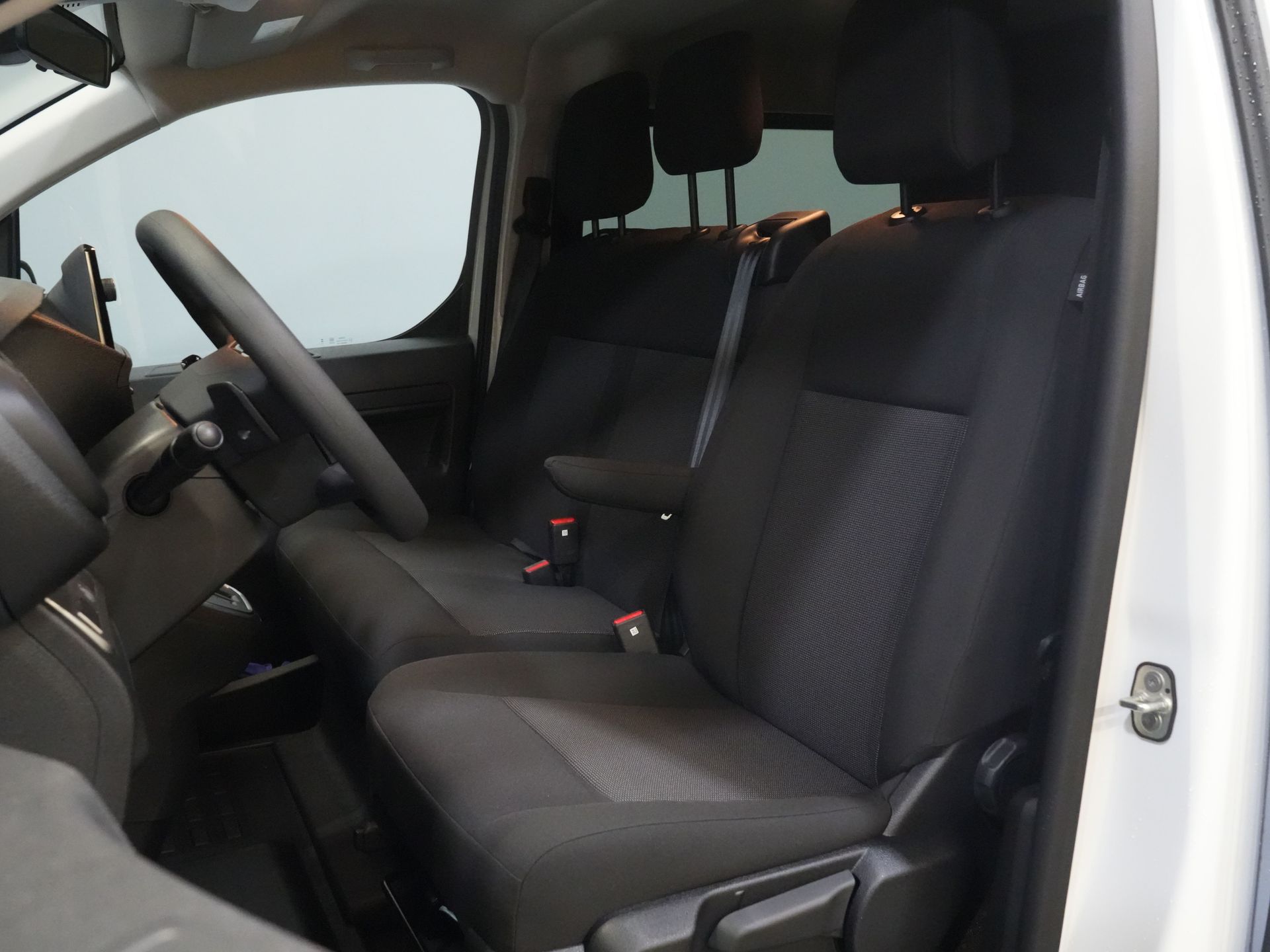 Citroën Jumpy Furgón 2.0 HDI 180 CV Aut DC Doble Cabina ¡BPM GRATIS! 2x Puerta corredera/ Virtual Cockpit/ Navi/ Carplay/ Camera/ PDC/ Cruise/ Towbar/ Air