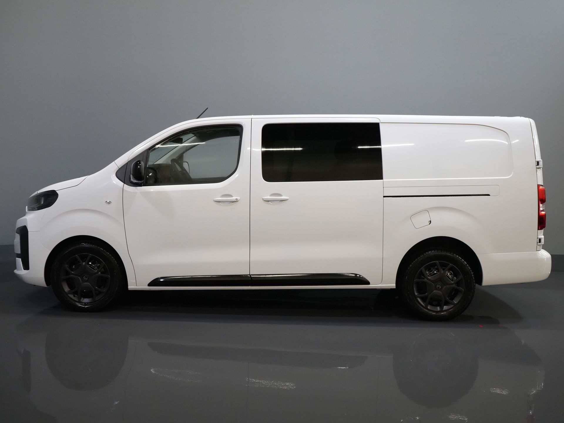 Citroën Jumpy Furgón 2.0 HDI 180 CV Aut DC Doble Cabina ¡BPM GRATIS! 2x Puerta corredera/ Virtual Cockpit/ Navi/ Carplay/ Camera/ PDC/ Cruise/ Towbar/ Air