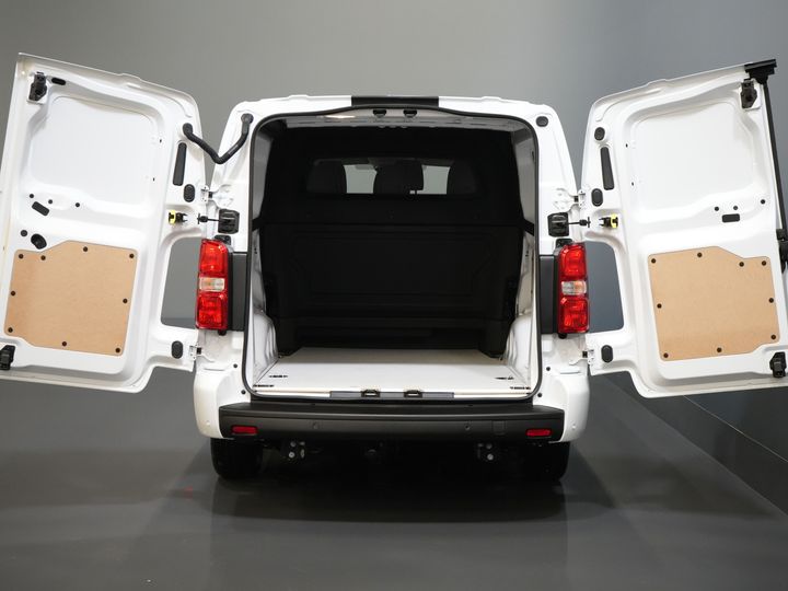 Citroën Jumpy Furgón 2.0 HDI 180 CV Aut DC Doble Cabina ¡BPM GRATIS! 2x Puerta corredera/ Virtual Cockpit/ Navi/ Carplay/ Camera/ PDC/ Cruise/ Towbar/ Air
