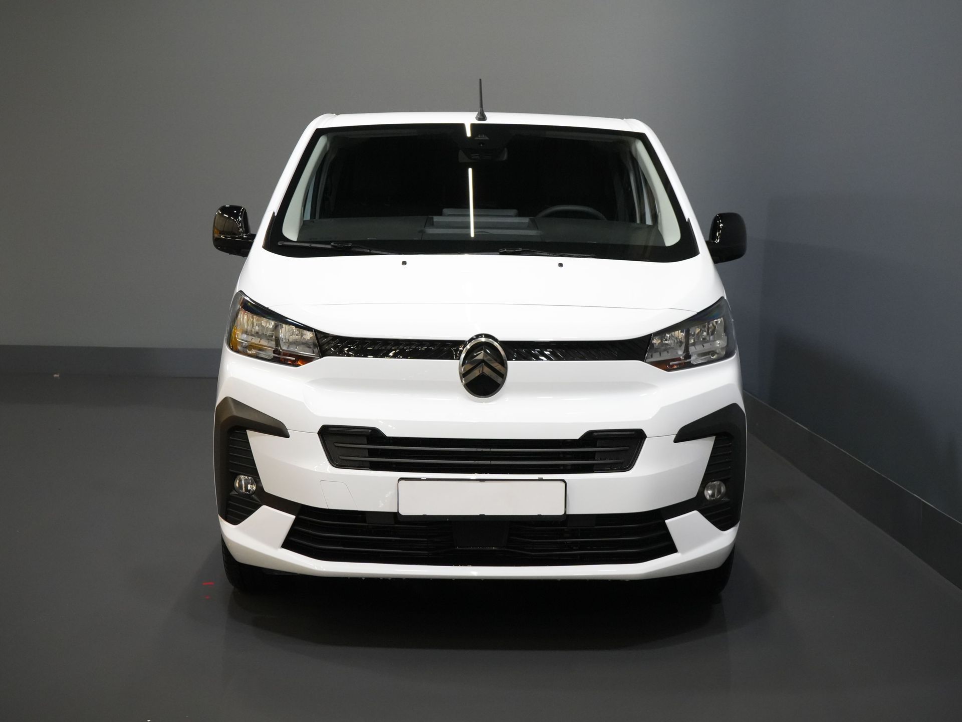 Citroën Jumpy Furgón 2.0 HDI 180 CV Aut DC Doble Cabina ¡BPM GRATIS! 2x Puerta corredera/ Virtual Cockpit/ Navi/ Carplay/ Camera/ PDC/ Cruise/ Towbar/ Air