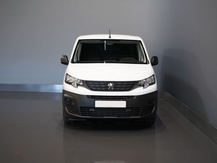 Peugeot Partner Van 1.2 PureTech 110 hp BPM FREE/ BENZINE/ PDC/ Cruise/ Airco