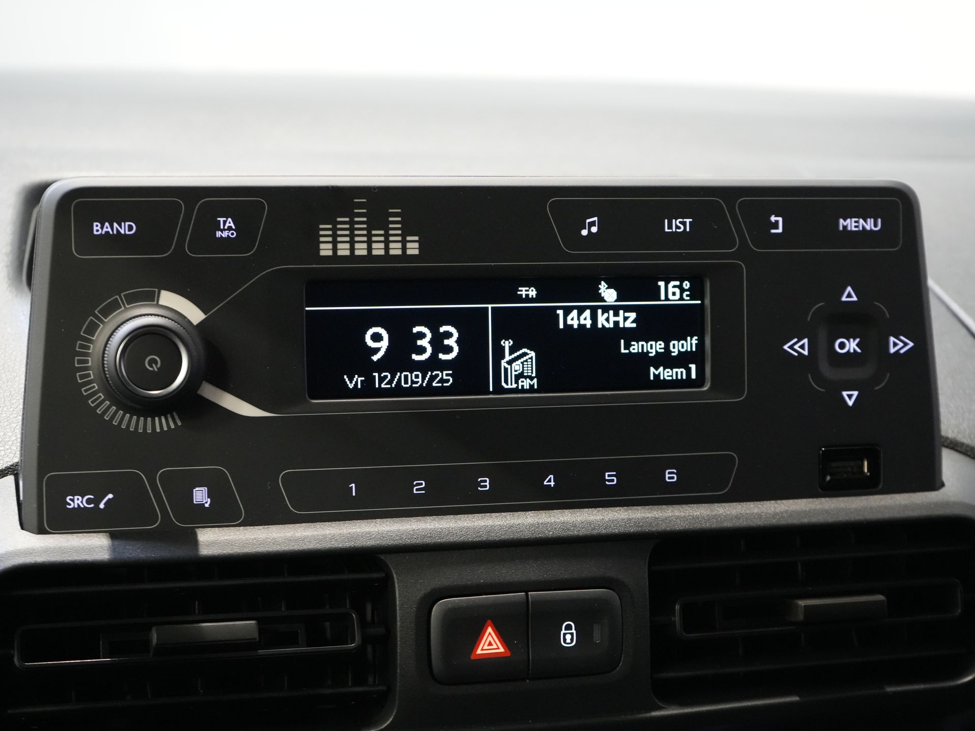 Peugeot Partner Van 1.2 PureTech 110 hp BPM FREE/ BENZINE/ PDC/ Cruise/ Airco