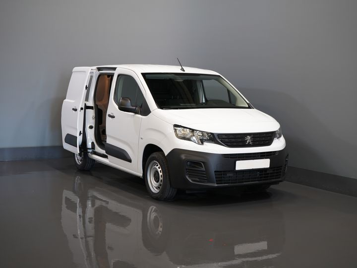 Peugeot Partner Van 1.2 PureTech 110 hp BPM FREE/ BENZINE/ PDC/ Cruise/ Airco