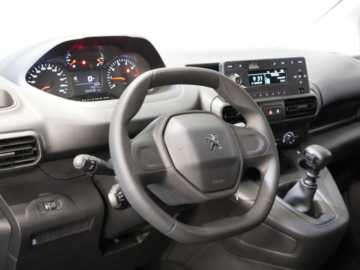 Peugeot Partner Van 1.2 PureTech 110 hp BPM FREE/ BENZINE/ PDC/ Cruise/ Airco
