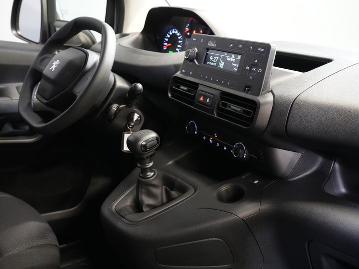 Peugeot Partner Van 1.2 PureTech 110 hp BPM FREE/ BENZINE/ PDC/ Cruise/ Airco