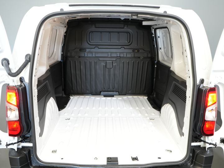 Peugeot Partner Van 1.2 PureTech 110 hp BPM FREE/ BENZINE/ PDC/ Cruise/ Airco