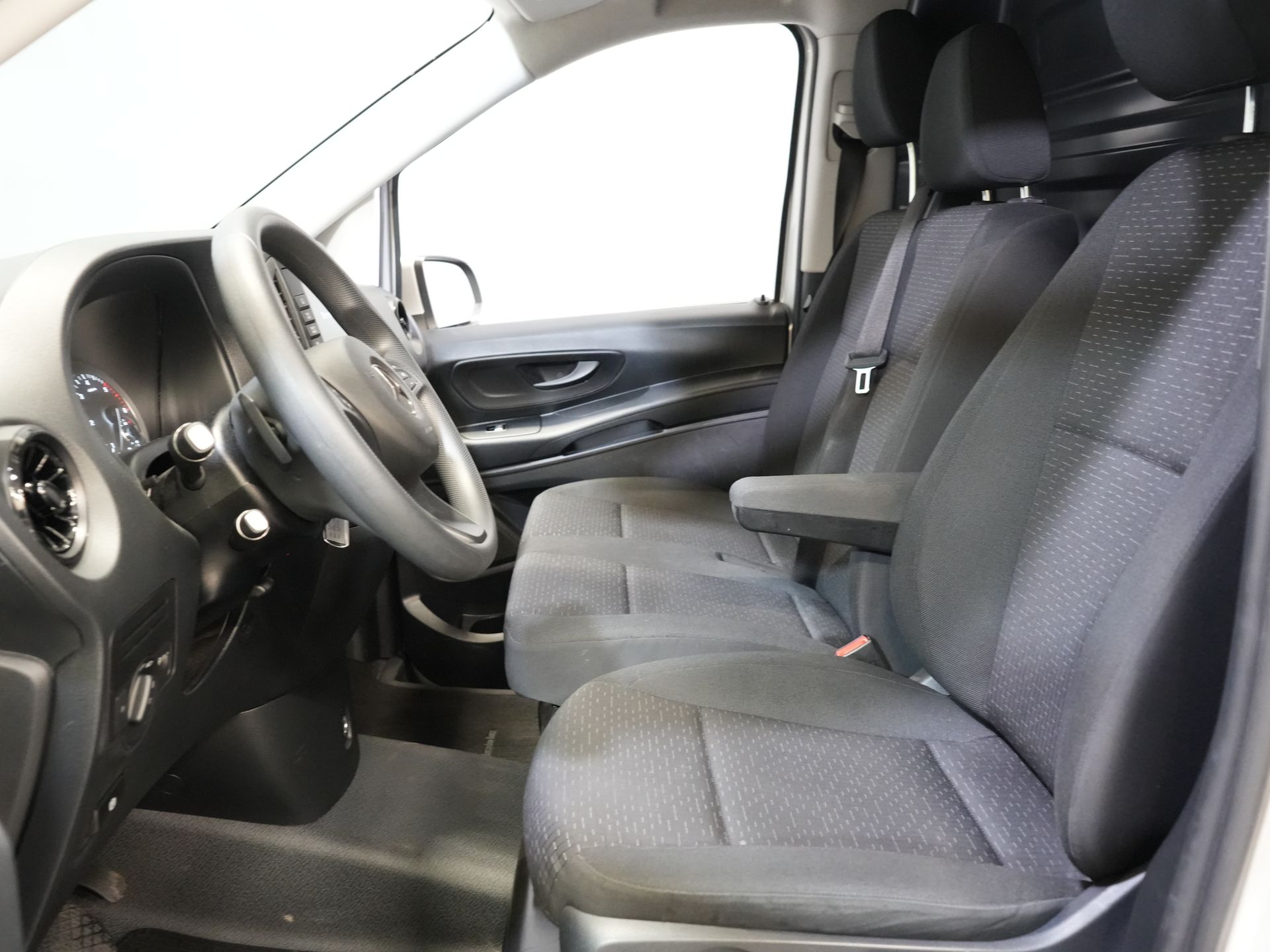 Mercedes-Benz Vito Bestelbus 114 CDI Aut. L3 BPM VRIJ! NL Auto/ Carplay/ Cruise/ DAB/ Camera/ LMV 18”/ Sidebars