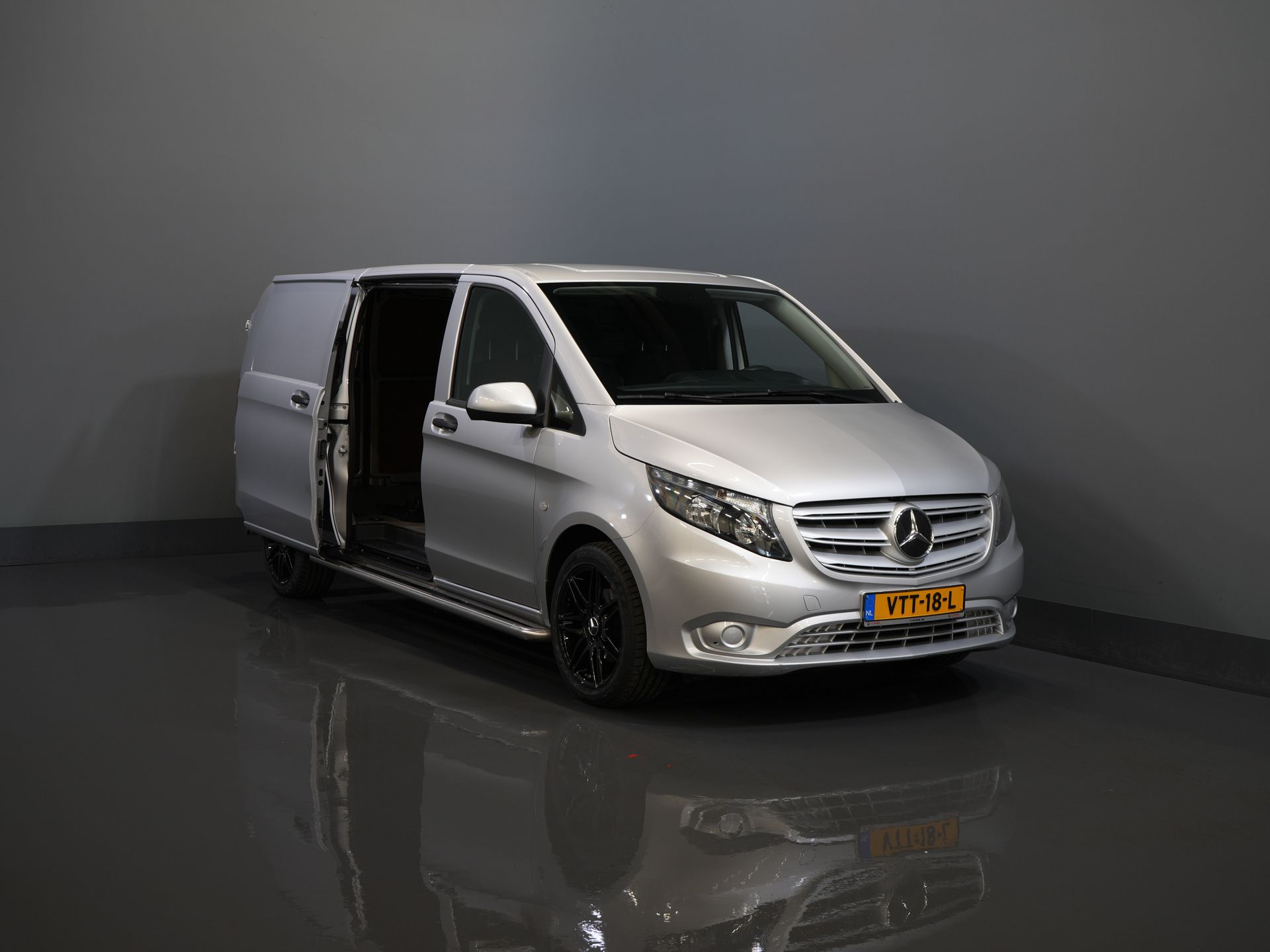 Mercedes-Benz Vito Bestelbus 114 CDI Aut. L3 BPM VRIJ! NL Auto/ Carplay/ Cruise/ DAB/ Camera/ LMV 18”/ Sidebars