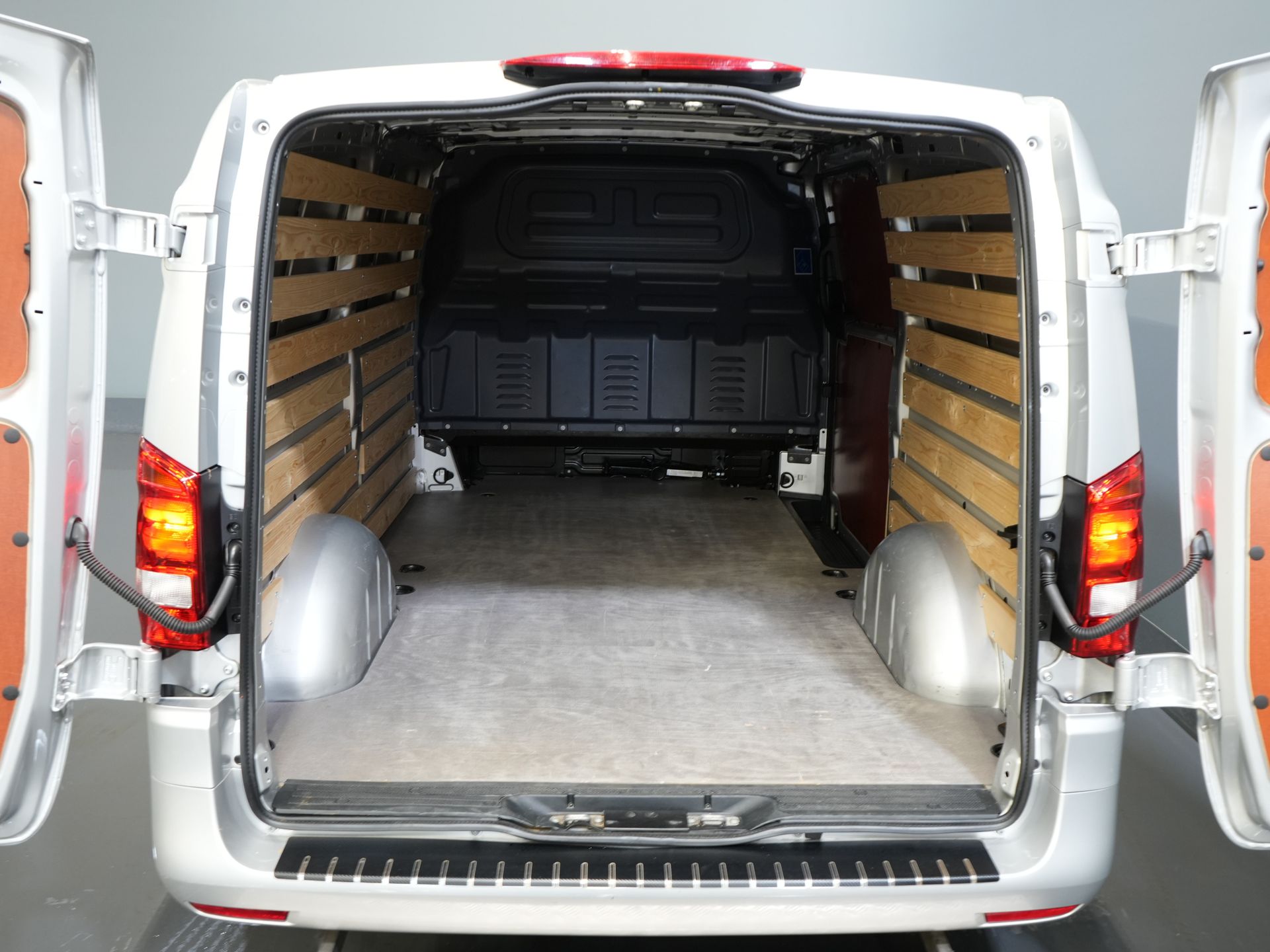 Mercedes-Benz Vito Bestelbus 114 CDI Aut. L3 BPM VRIJ! NL Auto/ Carplay/ Cruise/ DAB/ Camera/ LMV 18”/ Sidebars