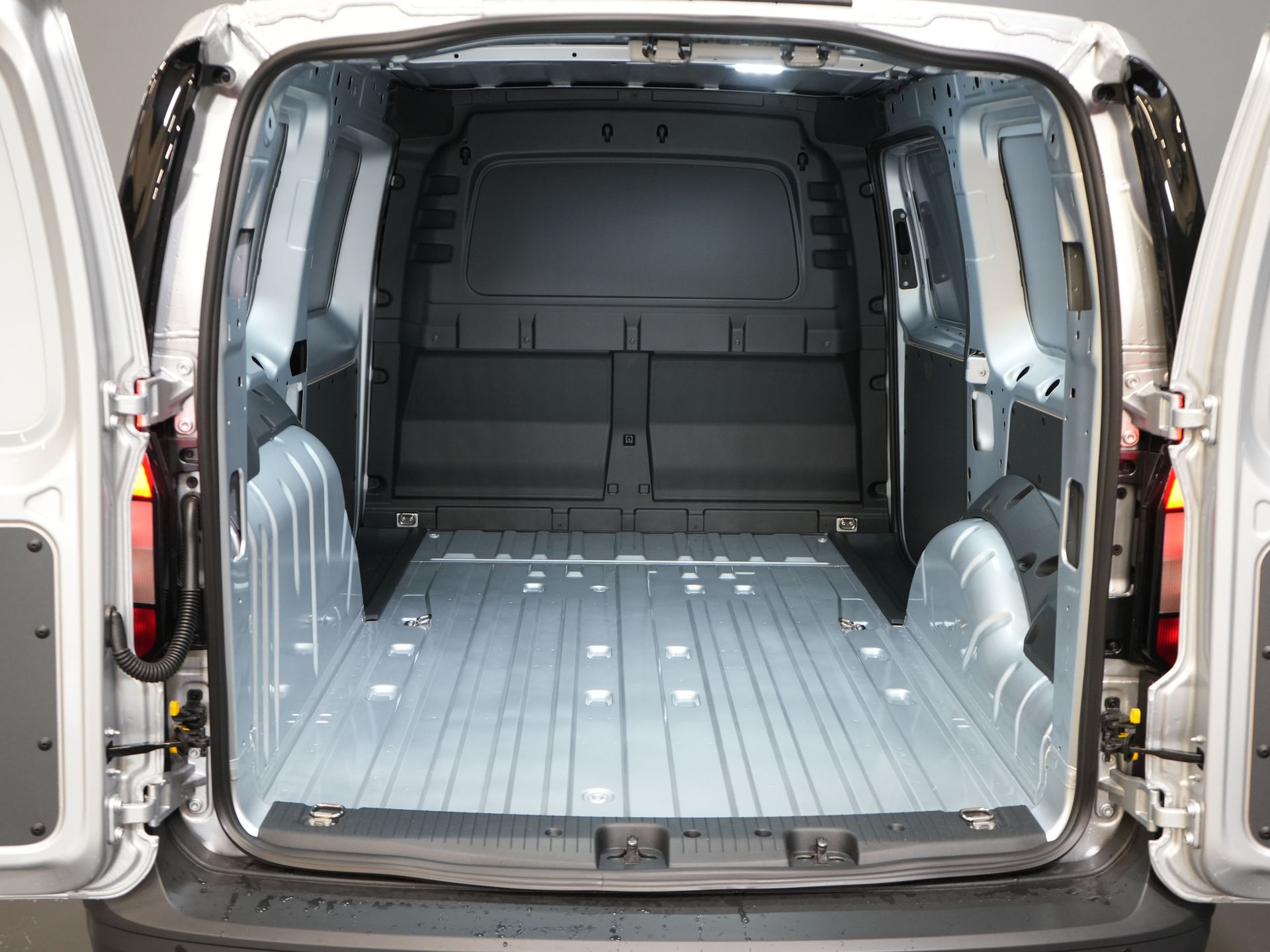 Volkswagen Caddy Cargo Maxi Van 2.0 TDI 125 hp DSG Aut. BPM FREE Virtual Cockpit/ Carplay/ Cruise/ PDC/ Inverter