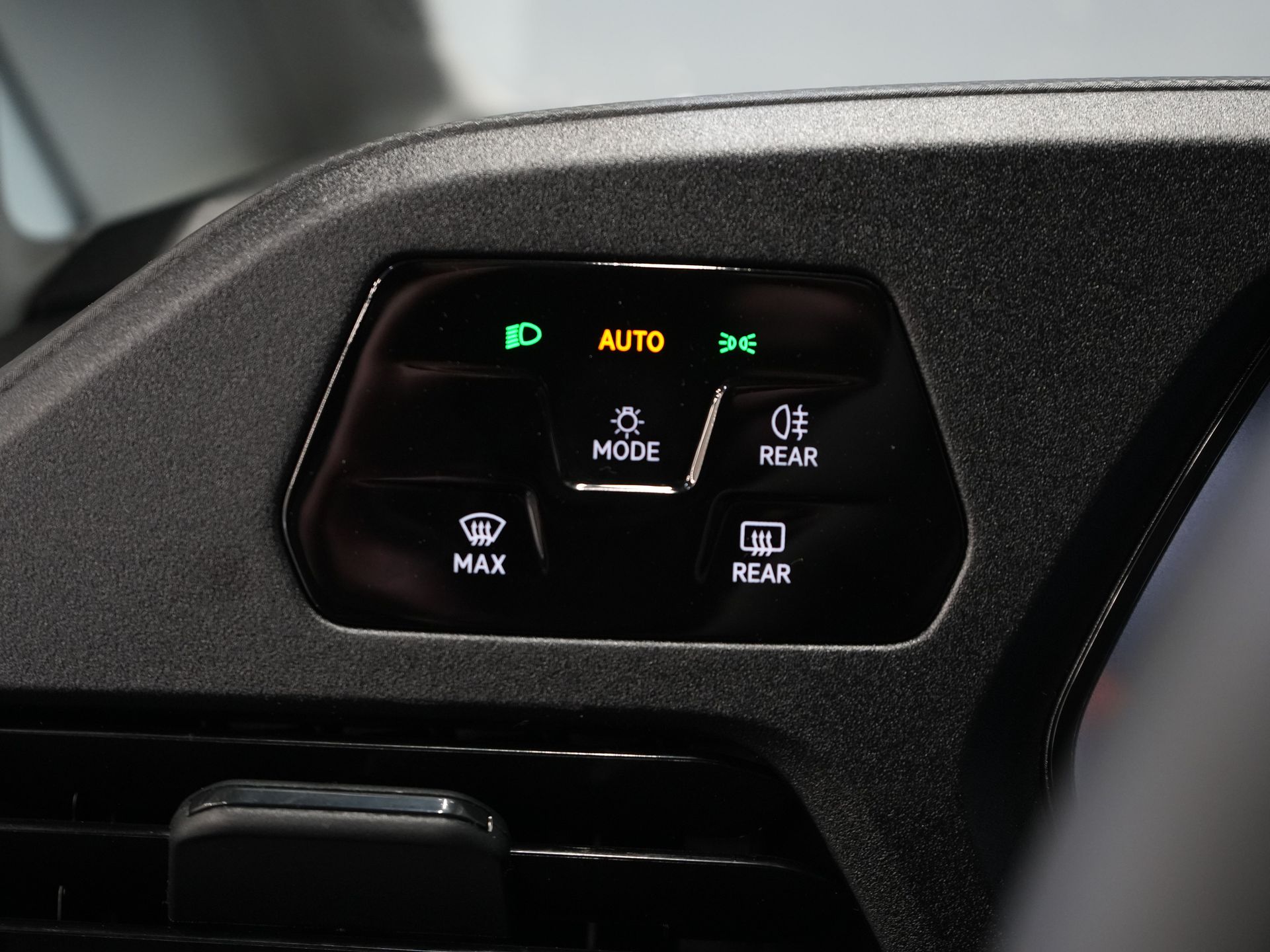 Volkswagen Caddy Cargo Maxi Van 2.0 TDI 125 hp DSG Aut. BPM FREE Virtual Cockpit/ Carplay/ Cruise/ PDC/ Inverter