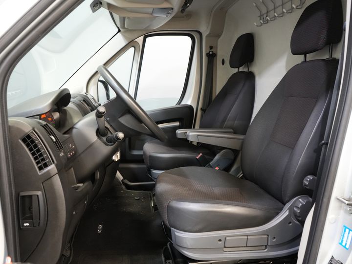 Peugeot Boxer Vans 2.2 HDi 140 к.с. L2 ТІЛЬКИ ДЛЯ ЕКСПОРТУ 3.0т Причіп / Navi / Камера / PDC / Круїз / Airco