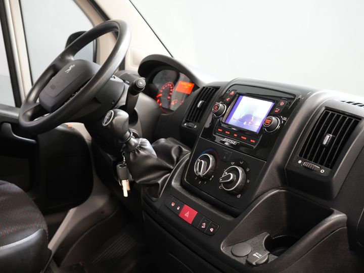Peugeot Boxer Vans 2.2 HDi 140 к.с. L2 ТІЛЬКИ ДЛЯ ЕКСПОРТУ 3.0т Причіп / Navi / Камера / PDC / Круїз / Airco