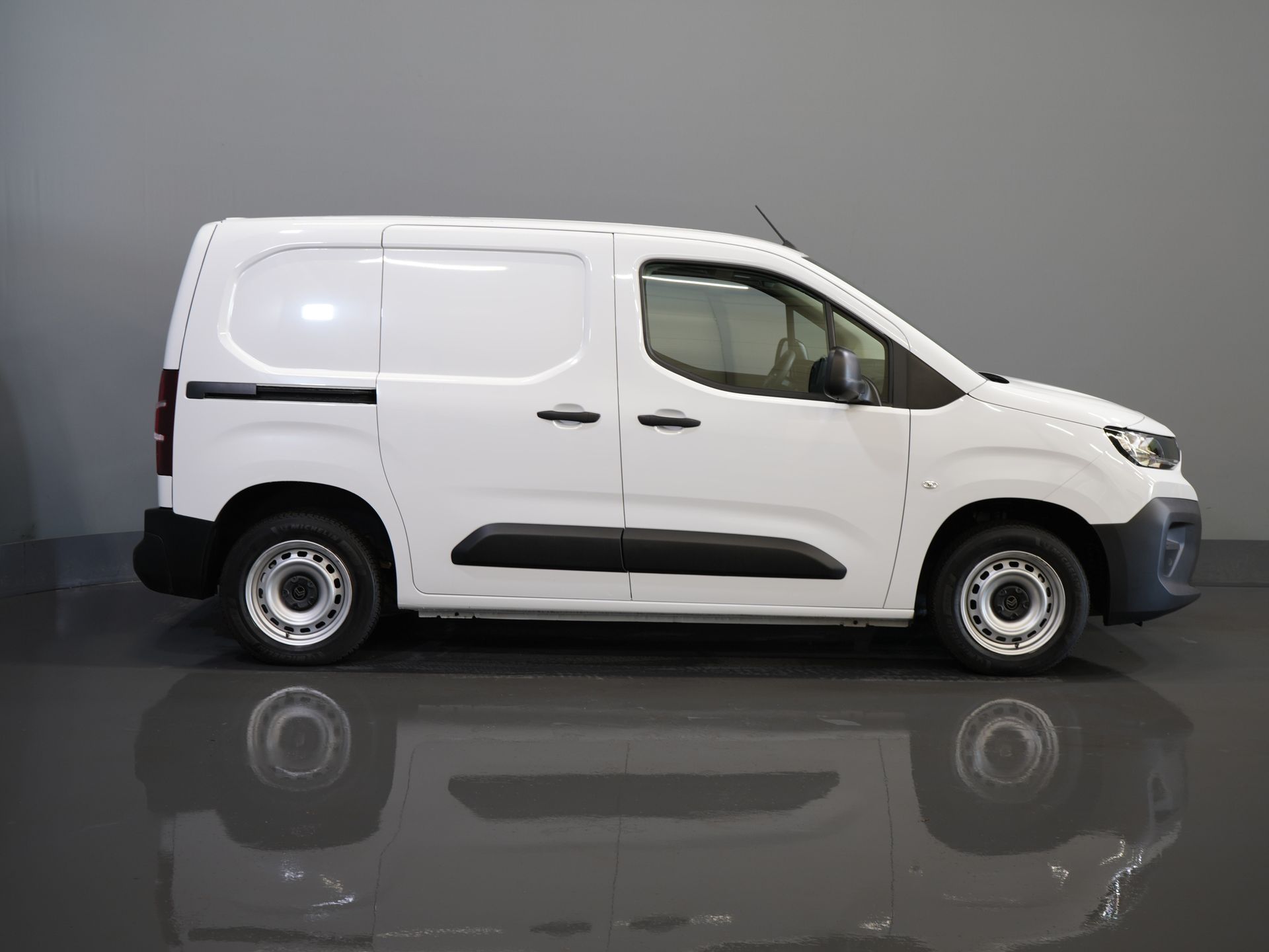 Citroën Berlingo Bestelbus 1.2 PureTech 110 pk MARGE BENZINE Carplay/ PDC/ Cruise/ Airco