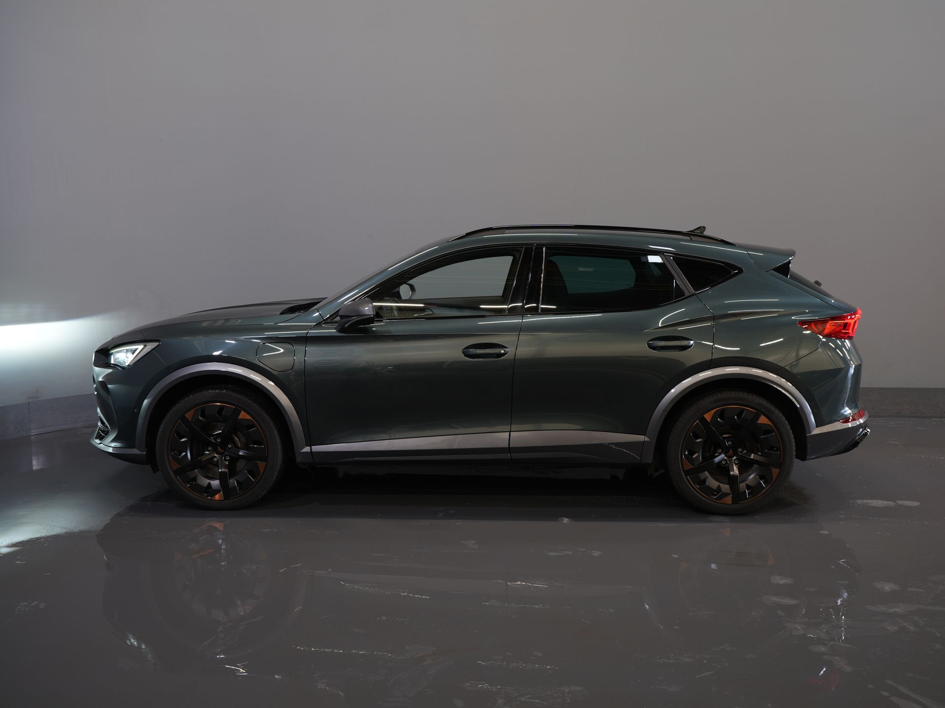 CUPRA Formentor SUV 1.4 e-Hybrid 245 к.с. VZ Performance Copper Edition Ел.клапан/ Пам'ять/ Шкіра/ Адапт.круїз/ Підігрів підставки/ Підігрів сидінь/ Carplay/ Navi