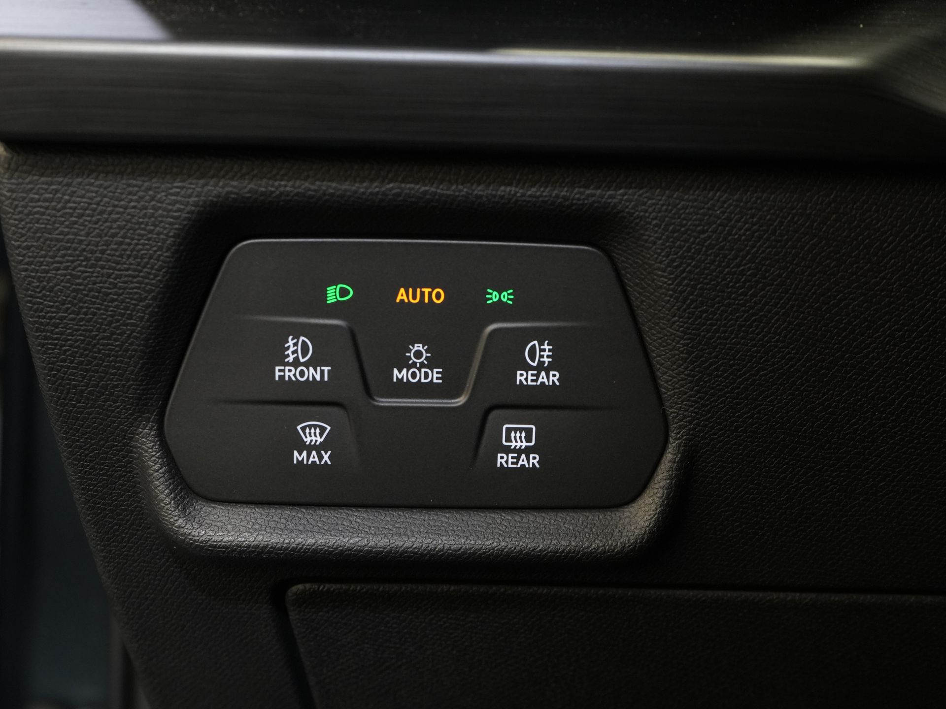 CUPRA Formentor SUV 1.4 e-Hybrid 245 к.с. VZ Performance Copper Edition Ел.клапан/ Пам'ять/ Шкіра/ Адапт.круїз/ Підігрів підставки/ Підігрів сидінь/ Carplay/ Navi