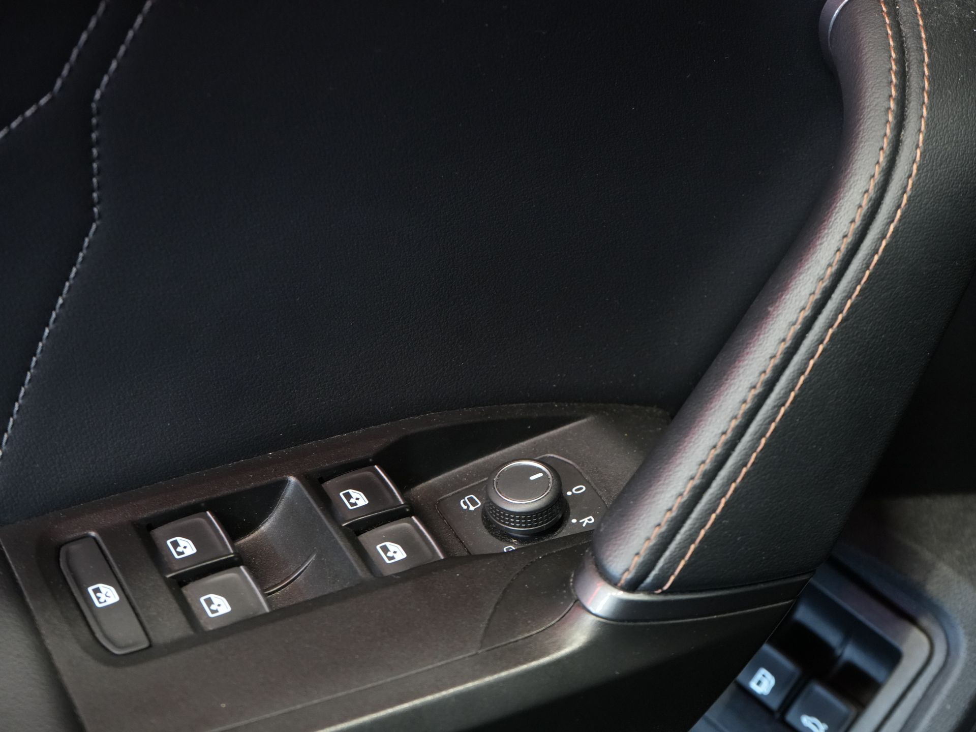 CUPRA Formentor SUV 1.4 e-Hybrid 245 к.с. VZ Performance Copper Edition Ел.клапан/ Пам'ять/ Шкіра/ Адапт.круїз/ Підігрів підставки/ Підігрів сидінь/ Carplay/ Navi