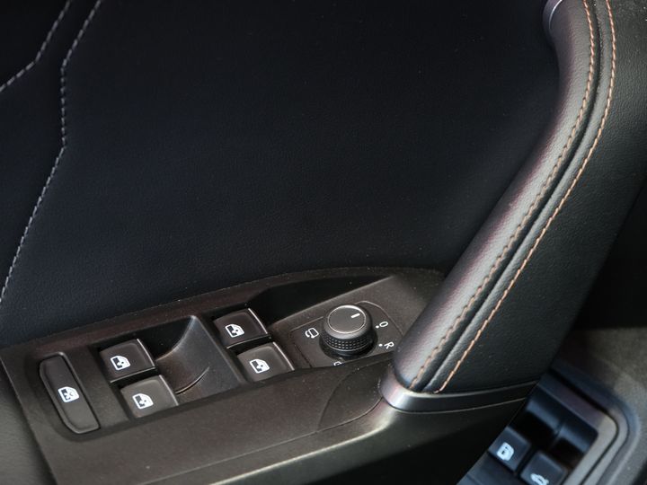 CUPRA Formentor SUV 1.4 e-Hybrid 245 к.с. VZ Performance Copper Edition Ел.клапан/ Пам'ять/ Шкіра/ Адапт.круїз/ Підігрів підставки/ Підігрів сидінь/ Carplay/ Navi