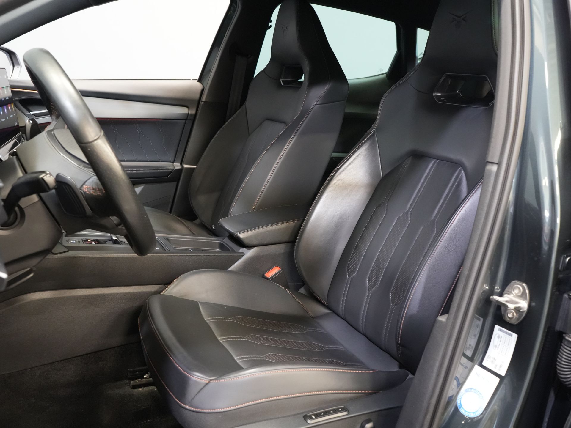 CUPRA Formentor SUV 1.4 e-Hybrid 245 к.с. VZ Performance Copper Edition Ел.клапан/ Пам'ять/ Шкіра/ Адапт.круїз/ Підігрів підставки/ Підігрів сидінь/ Carplay/ Navi