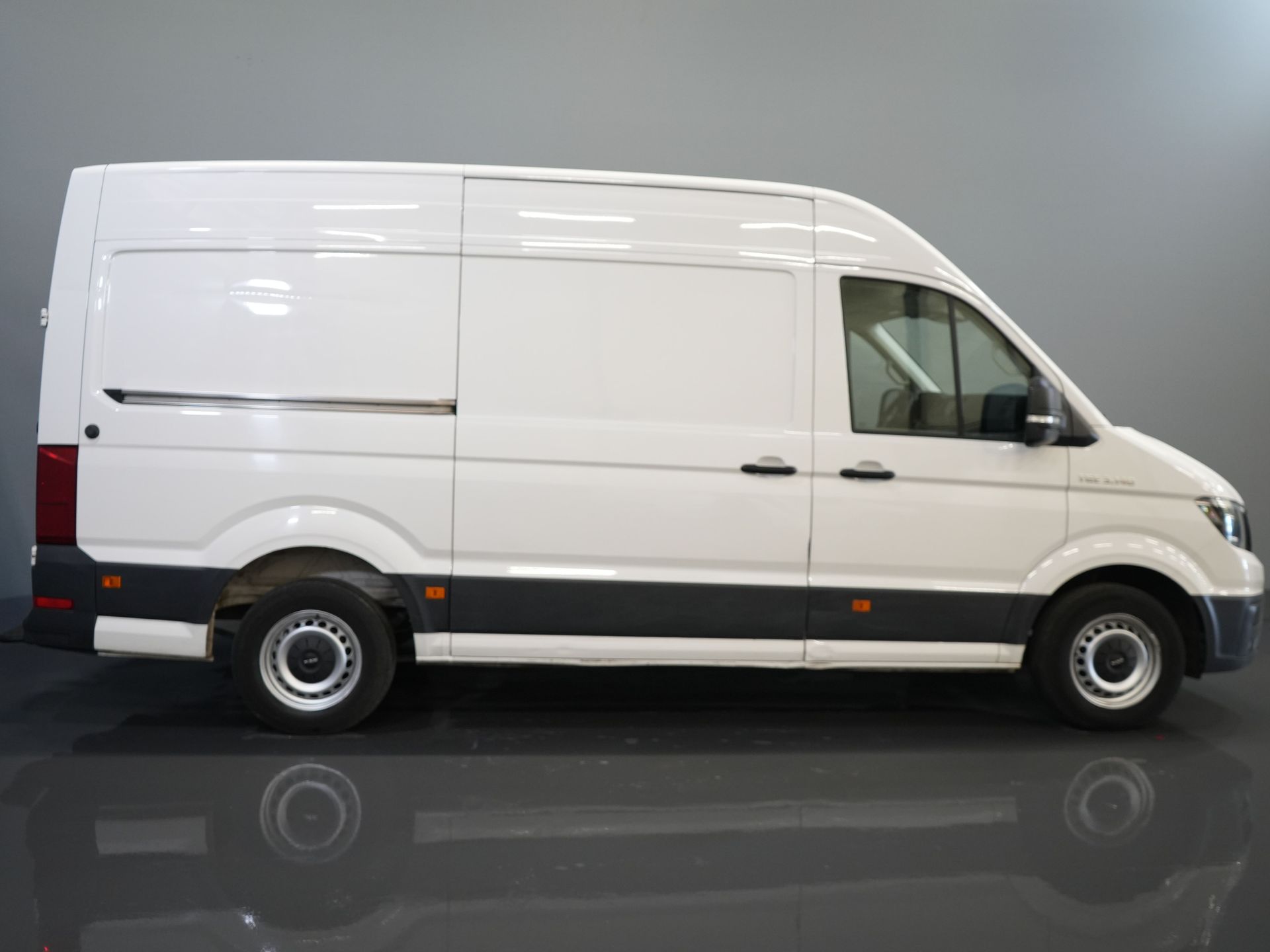 MAN TGE Furgón 3.140 140cv 2.0 TDI DSG Aut. L3H3 EXPORT ONLY 270Gr.Doors/ Gev.Seats/ Navi/ Carplay/ Camera/ Cruise/ Towbar/ Airco