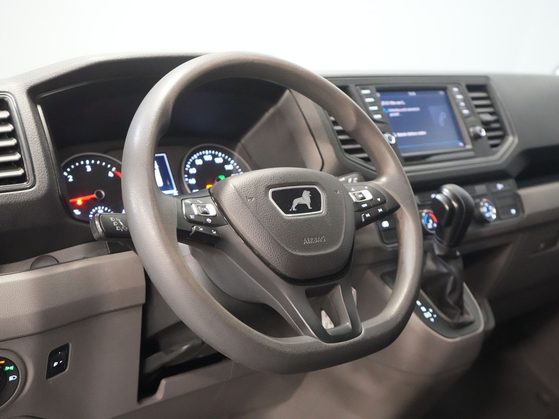 MAN TGE Furgón 3.140 140cv 2.0 TDI DSG Aut. L3H3 EXPORT ONLY 270Gr.Doors/ Gev.Seats/ Navi/ Carplay/ Camera/ Cruise/ Towbar/ Airco