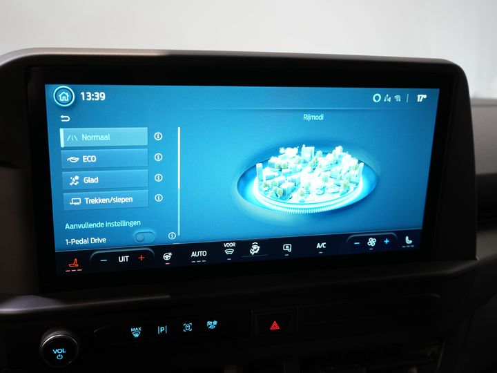 Ford E-Transit Custom Bestelbus 320 Trend 65 kWh 330 km WLTP LED/ Snellader/ 2.3t Trekverm./ Stuurverw./ Stoelverw./ Carplay/ Climate/ Camera/ PDC/ Cruise