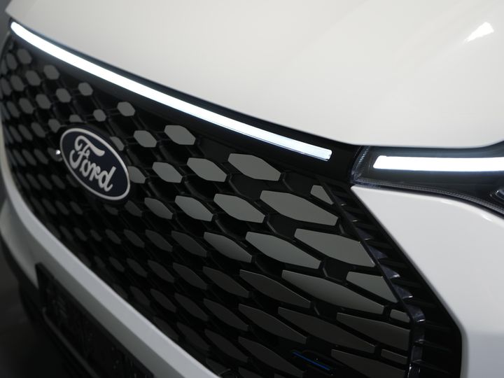 Ford E-Transit Custom Bestelbus 320 Trend 65 kWh 330 km WLTP LED/ Snellader/ 2.3t Trekverm./ Stuurverw./ Stoelverw./ Carplay/ Climate/ Camera/ PDC/ Cruise