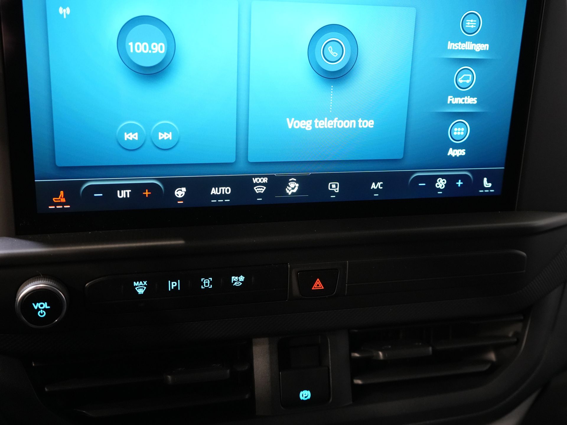 Ford E-Transit Custom Bestelbus 320 Trend 65 kWh 330 km WLTP LED/ Snellader/ 2.3t Trekverm./ Stuurverw./ Stoelverw./ Carplay/ Climate/ Camera/ PDC/ Cruise