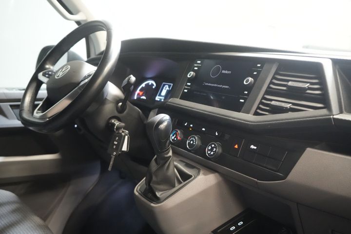Volkswagen Transporter Van Volkswagen Transporter T6.1 2.0 TDI 150 PS DSG Aut. L2 2x Schiebetür/ LED/ Sitzverw./ Standheizung/ Carplay/ 2,5t Anhängelast M.