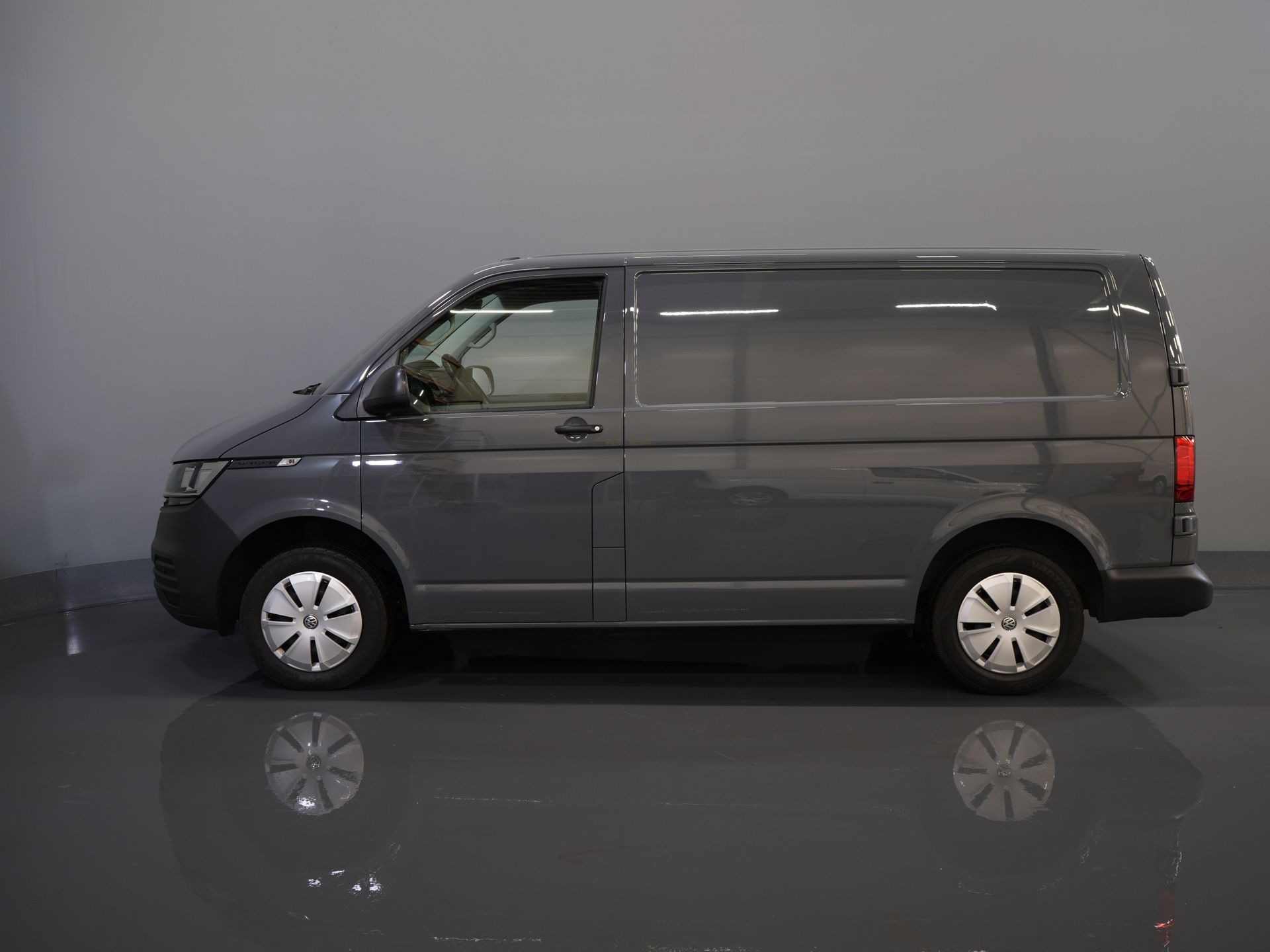 Volkswagen Transporter Bestelbus T6.1 2.0 TDI 150 pk DSG Aut. BPM VRIJ Virtual Cockpit/ 2.5t Trekverm./ CarPlay/ Camera/ Cruise/ Airco/ PDC