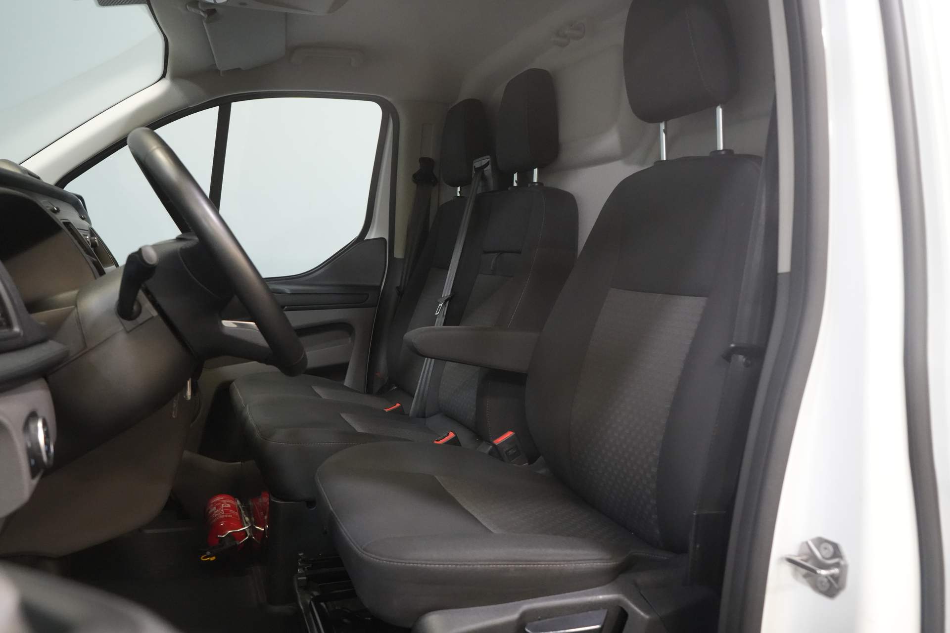 Ford Transit Custom Van 2.0 TDCI 130 к.с. L2 Trend BPM БЕЗКОШТОВНО! Дротове лобове скло Ready2Go / PDC / круїз / кондиціонер