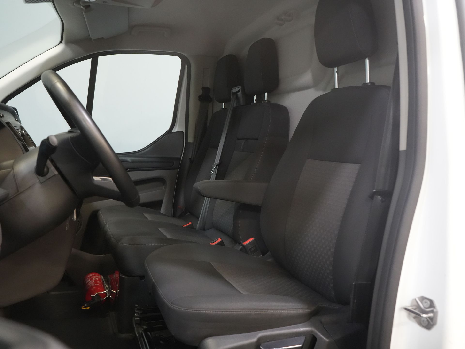 Ford Transit Custom Van 2.0 TDCI 130 к.с. L2 Trend BPM БЕЗКОШТОВНО! Дротове лобове скло Ready2Go / PDC / круїз / кондиціонер