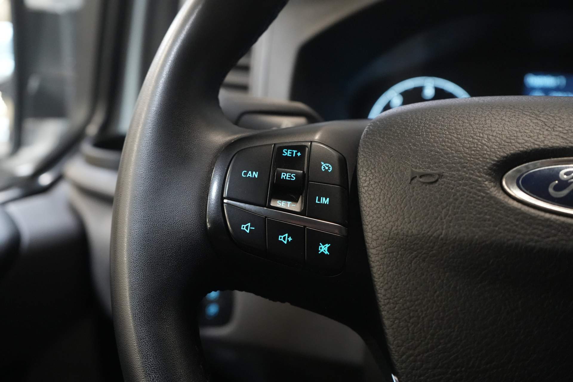 Ford Transit Custom Van 2.0 TDCI 130 к.с. L2 Trend BPM БЕЗКОШТОВНО! Дротове лобове скло Ready2Go / PDC / круїз / кондиціонер