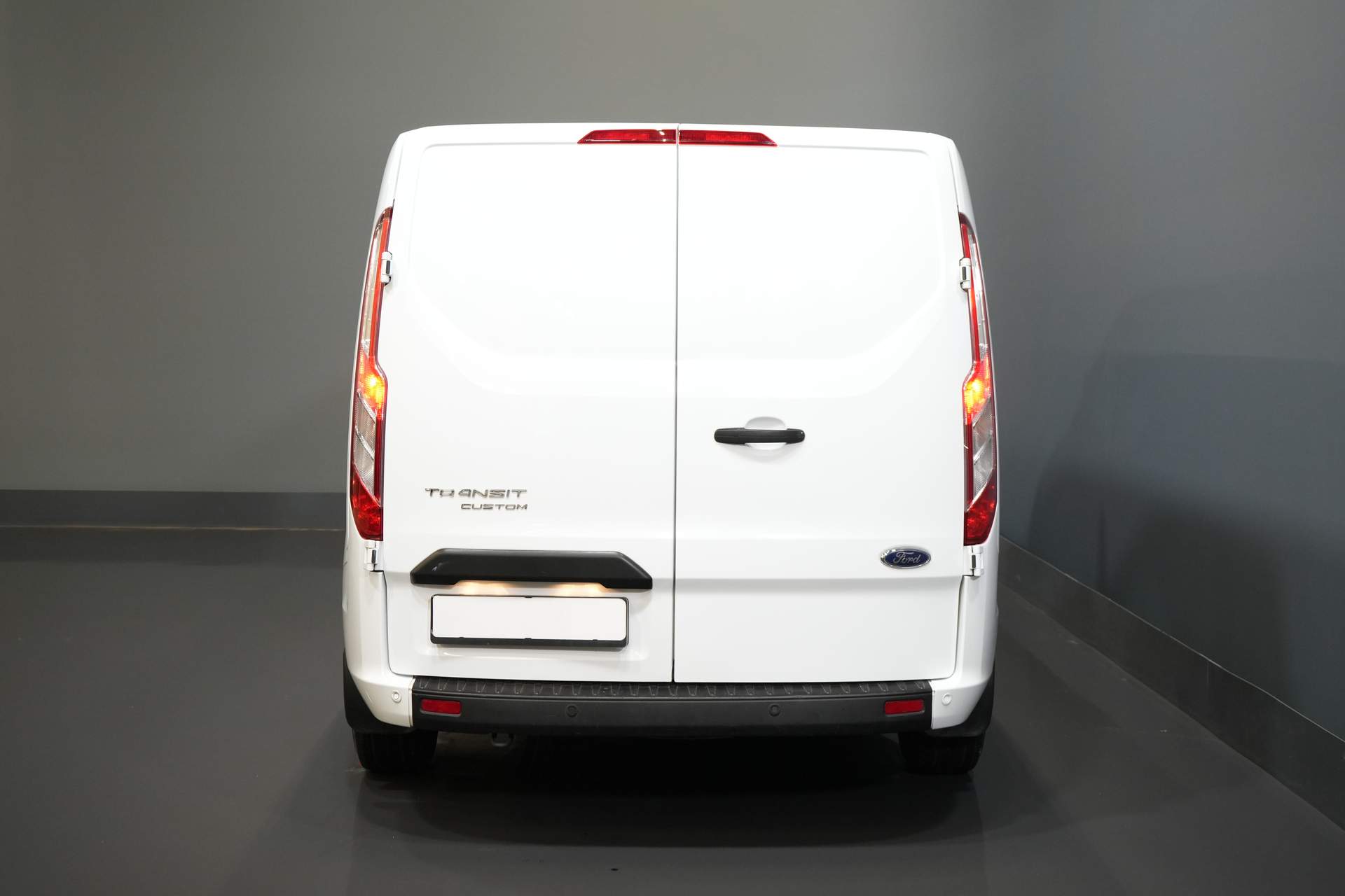 Ford Transit Custom Van 2.0 TDCI 130 к.с. L2 Trend BPM БЕЗКОШТОВНО! Дротове лобове скло Ready2Go / PDC / круїз / кондиціонер