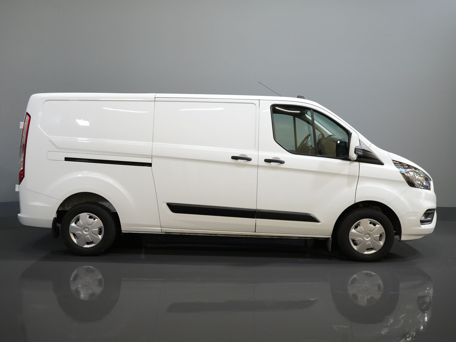 Ford Transit Custom Van 2.0 TDCI 130 к.с. L2 Trend BPM БЕЗКОШТОВНО! Дротове лобове скло Ready2Go / PDC / круїз / кондиціонер