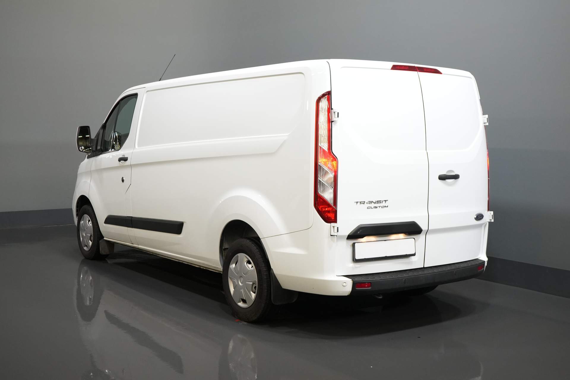 Ford Transit Custom Van 2.0 TDCI 130 к.с. L2 Trend BPM БЕЗКОШТОВНО! Дротове лобове скло Ready2Go / PDC / круїз / кондиціонер