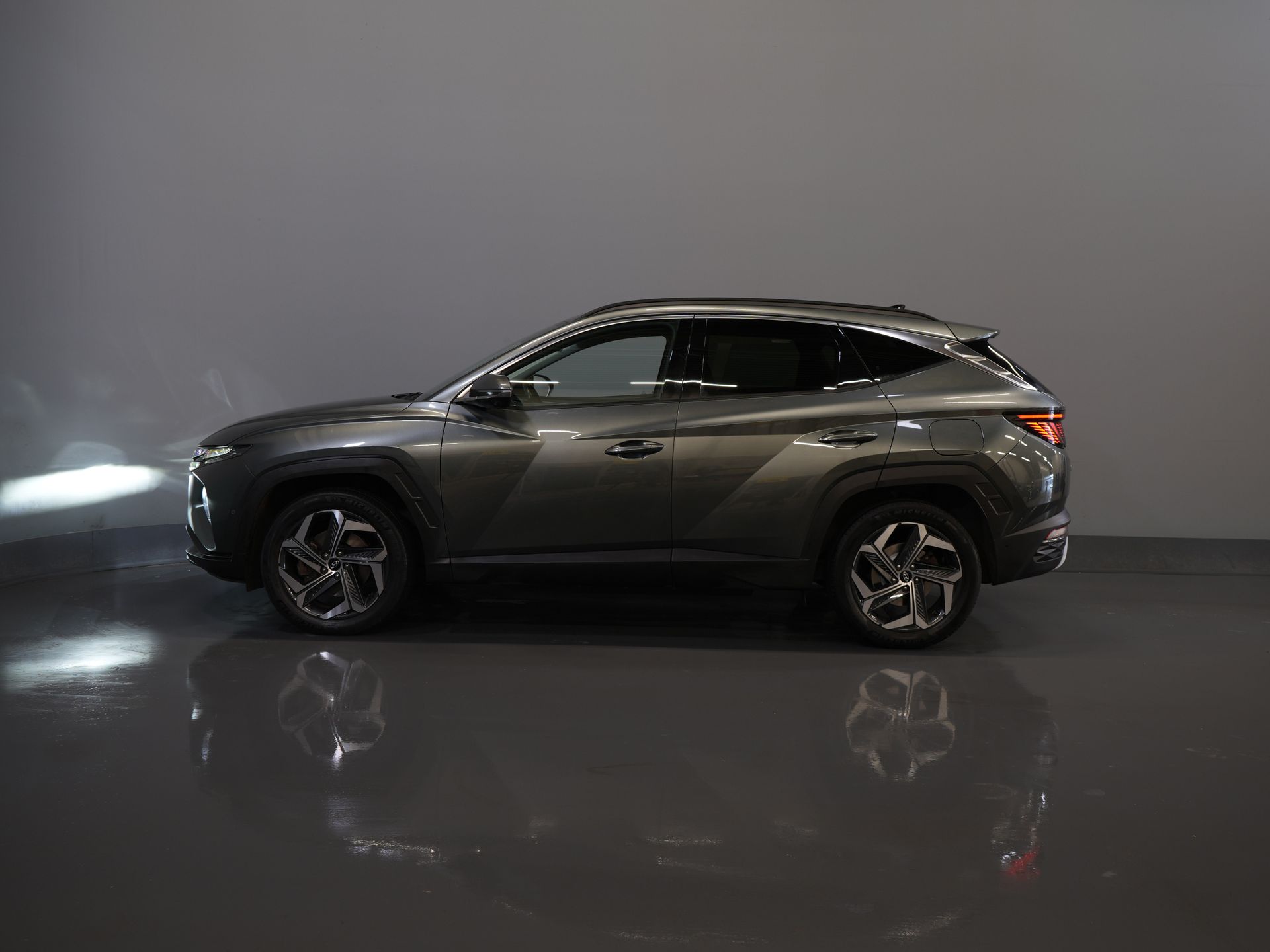 Hyundai Tucson SUV 1.6 T-GDI PHEV Premium 4WD/ LED/ Krell/ Leder/ Adapt.Cruise/ Elektr.Klappe/ Memory/ Sitzheizung/ Sitzverstellung/ Lenkradheizung.