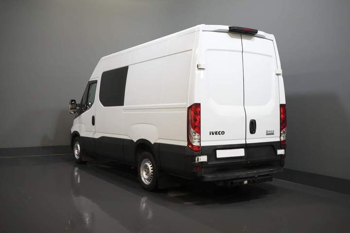 Iveco Daily Bestelbus 35S16V 2.3 L3H2 155 pk Aut. DC Dubbel Cabine EXPORT ONLY 3.5T trekverm./ Climate/ Cruise/ Camera/ Trekhaak