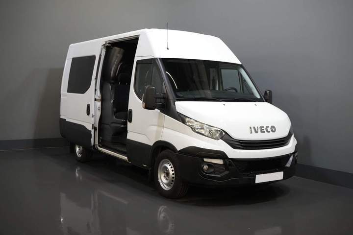 Iveco Daily Bestelbus 35S16V 2.3 L3H2 155 pk Aut. DC Dubbel Cabine EXPORT ONLY 3.5T trekverm./ Climate/ Cruise/ Camera/ Trekhaak