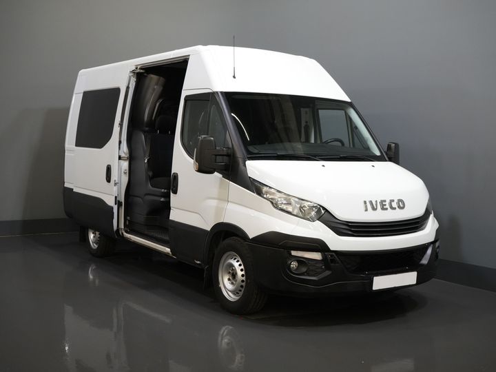 Iveco Daily Vans 35S16V 2.3 L3H2 155 hp Aut DC Double Cab EXPORT ONLY 3.5T tow/ Climate/ Cruise/ Camera/ Towing hook