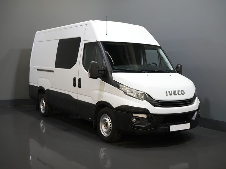 Iveco Daily Vans 35S16V 2.3 L3H2 155 hp Aut DC Double Cab EXPORT ONLY 3.5T tow/ Climate/ Cruise/ Camera/ Towing hook