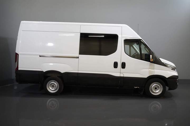 Iveco Daily Bestelbus 35S16V 2.3 L3H2 155 pk Aut. DC Dubbel Cabine EXPORT ONLY 3.5T trekverm./ Climate/ Cruise/ Camera/ Trekhaak