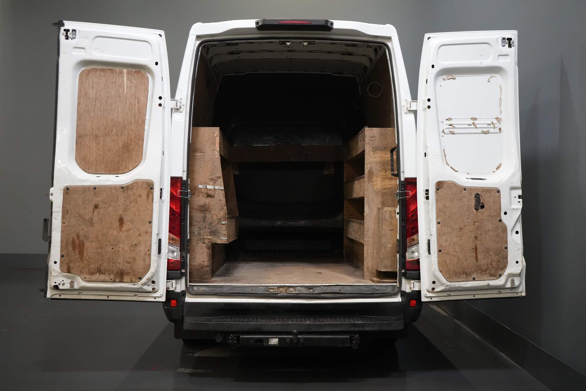 Iveco Daily Bestelbus 35S16V 2.3 L3H2 155 pk Aut. DC Dubbel Cabine EXPORT ONLY 3.5T trekverm./ Climate/ Cruise/ Camera/ Trekhaak