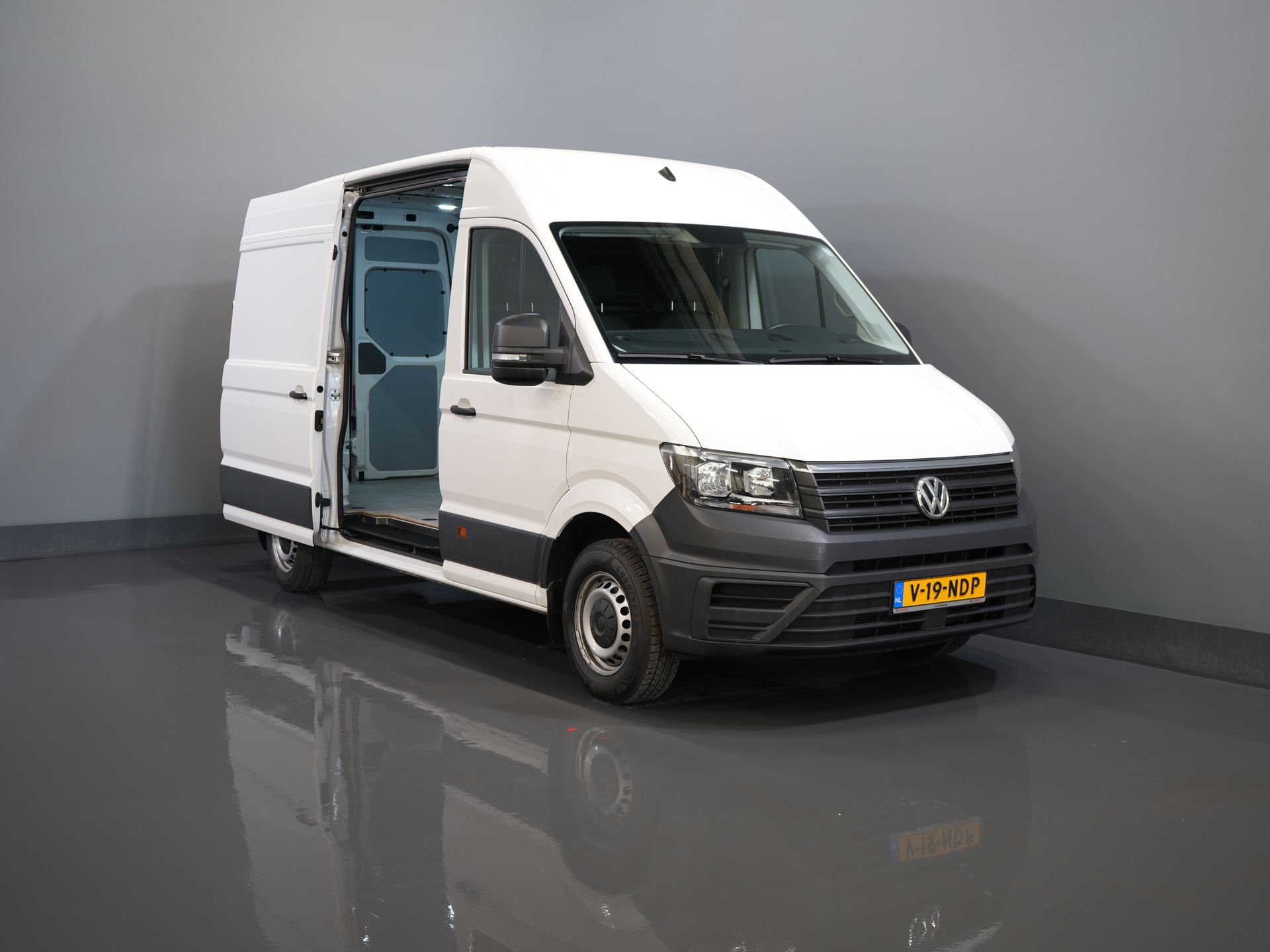 Volkswagen Crafter Van 35 2.0 TDI 140 к.с. DSG Aut. L3H3 BPM БЕЗКОШТОВНО! Carplay / Камера / Круїз / Фаркоп / Столярка / Кондиціонер