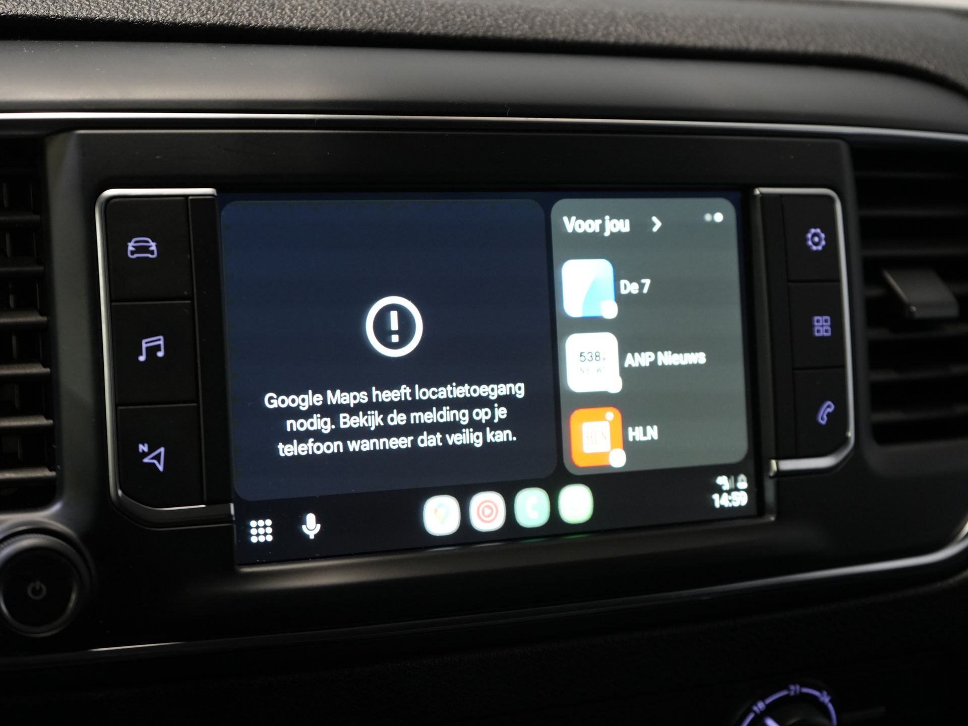 Peugeot Expert Bestelbus 2.0 HDI 145 pk BPM VRIJ! NL Auto/ 3 Pers./ 2.5t Trekverm./ Carplay/ Cruise/ Airco/ Camera/ Navi/ PDC