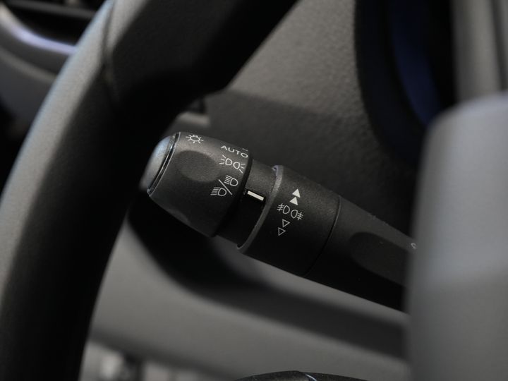 Peugeot Expert Bestelbus 2.0 HDI 145 pk BPM VRIJ! NL Auto/ 3 Pers./ 2.5t Trekverm./ Carplay/ Cruise/ Airco/ Camera/ Navi/ PDC