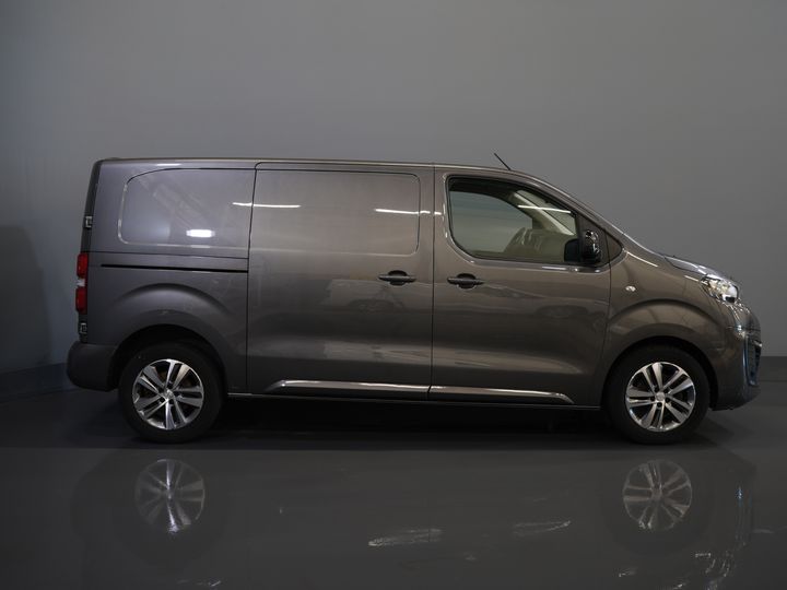 Peugeot Expert Bestelbus 2.0 HDI 145 pk BPM VRIJ! NL Auto/ 3 Pers./ 2.5t Trekverm./ Carplay/ Cruise/ Airco/ Camera/ Navi/ PDC
